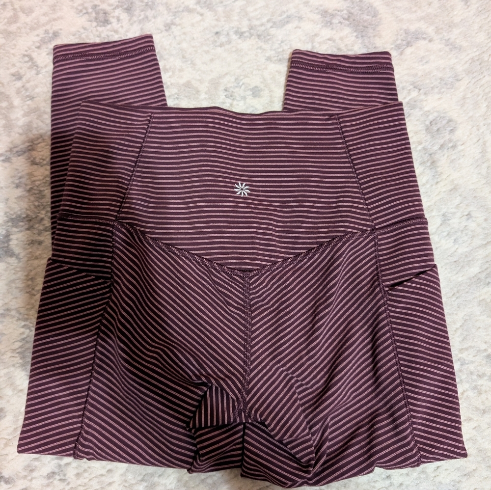 BOGO 1/2 Off!! Athleta Salutation Stash Crop Size XS